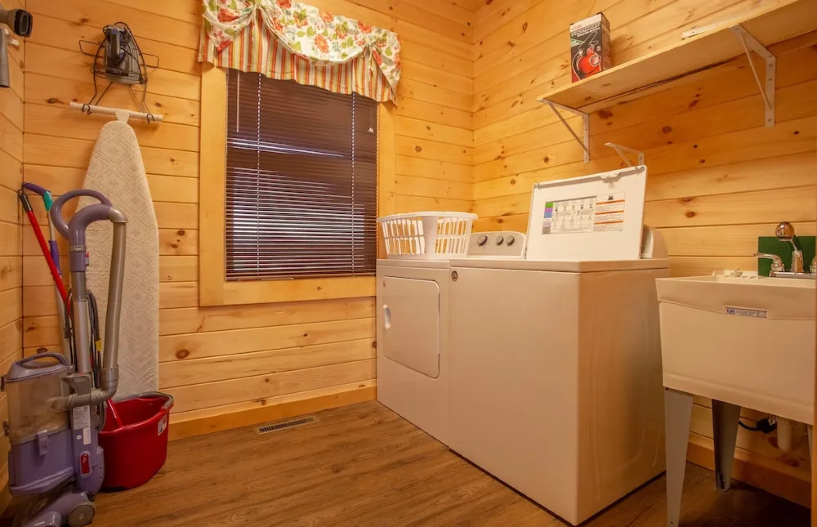 Teal's Treasure 3 Bedrooms 2 Bathrooms Home