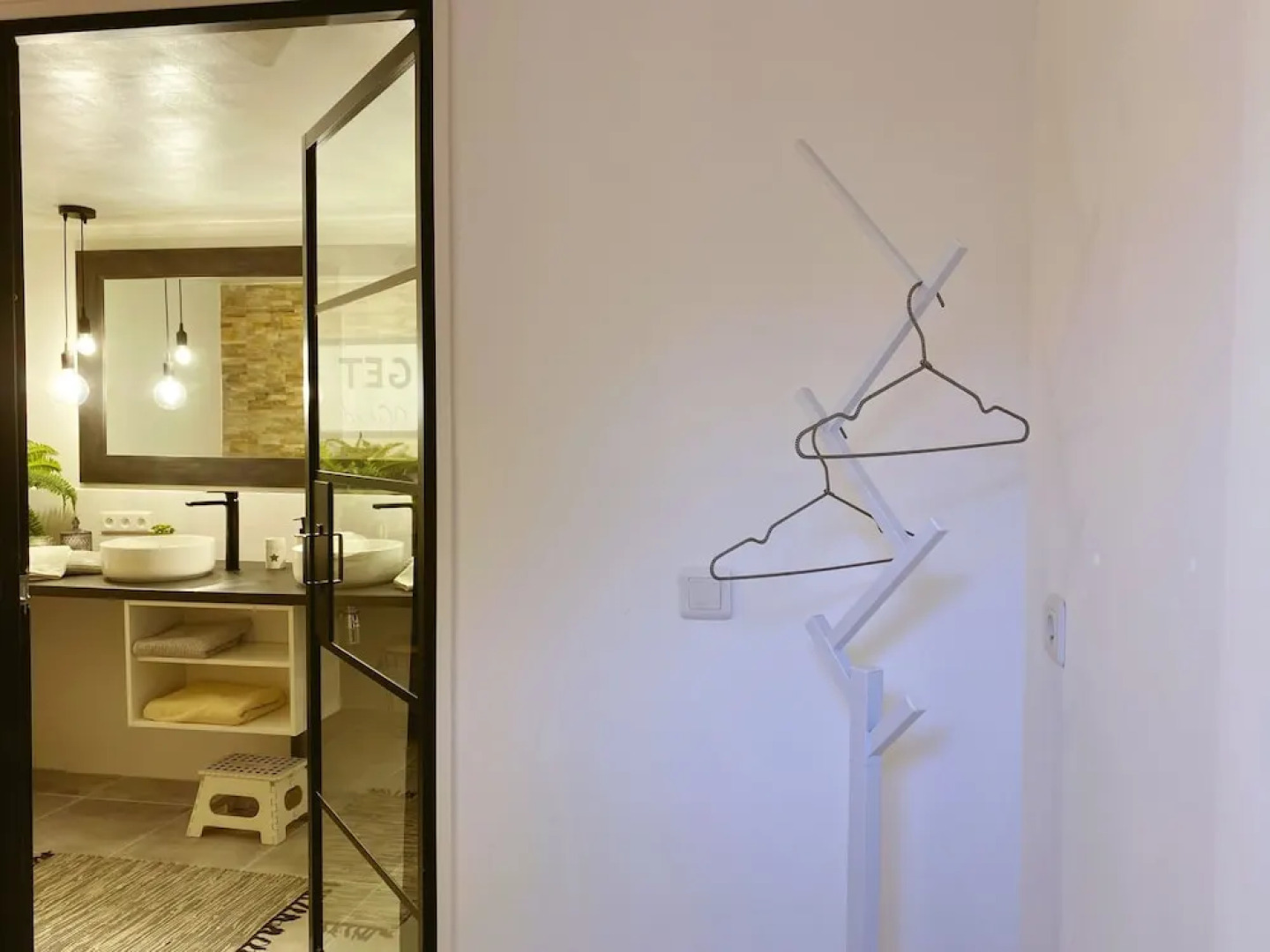 Tipi Lounge and breakfast