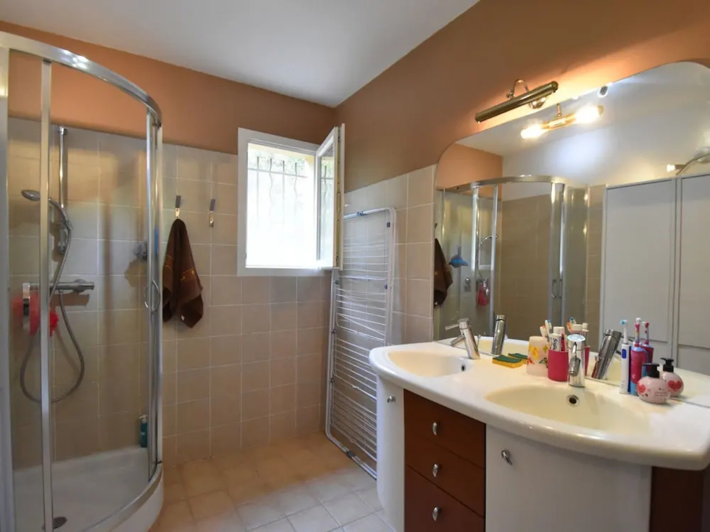 Quaint Villa in Saint-Andre-de-Roquepertuis with Pool