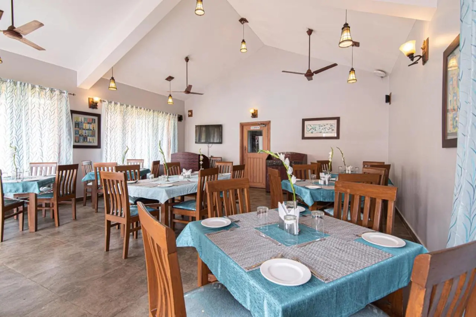 The Grand Leoney Resort