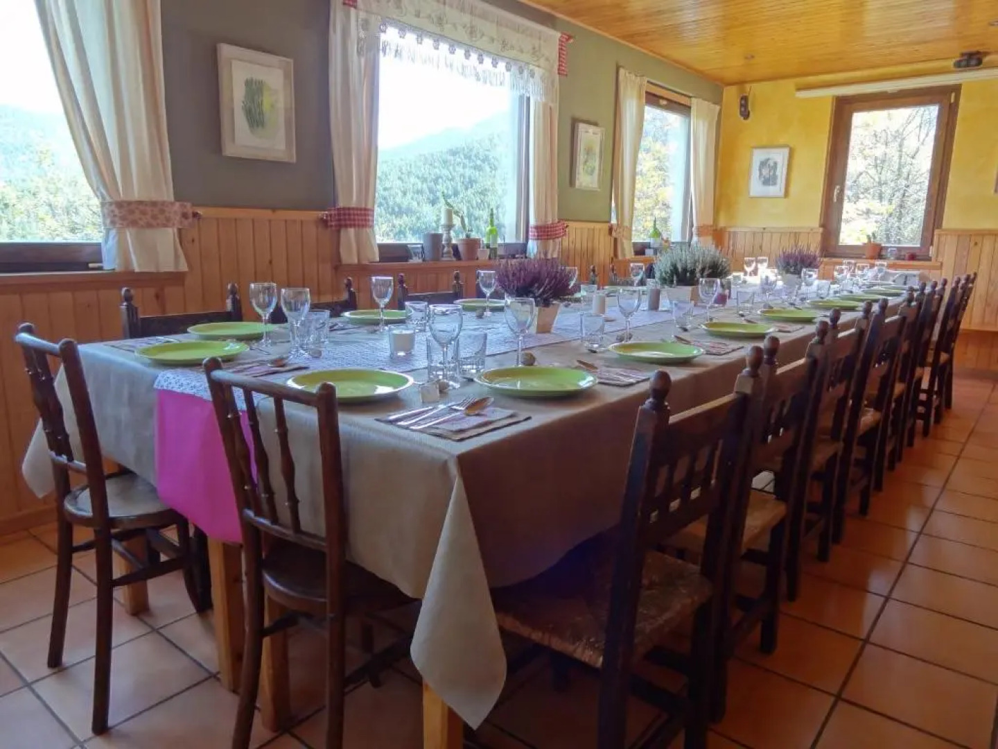 Hostal Xalet Refugi Pere Carné - Hostel