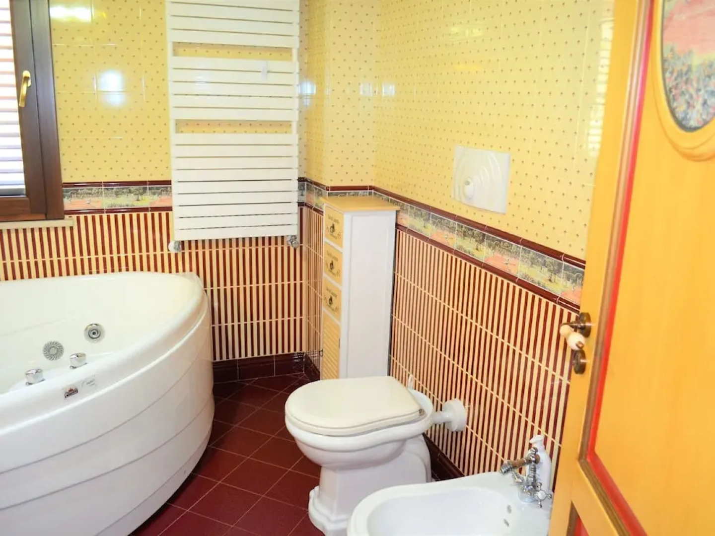 Divine Holiday Home in Giosa Marea with Sauna & Hot Tub