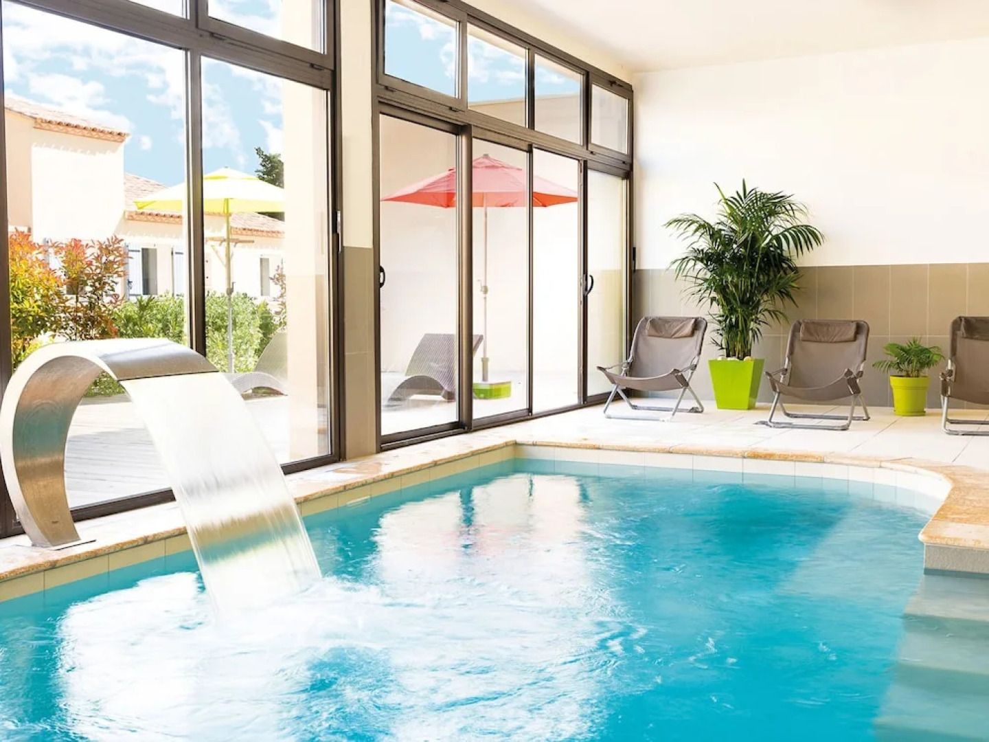 Spacious Holiday Home With Dishwasher and AC, in the Luberon