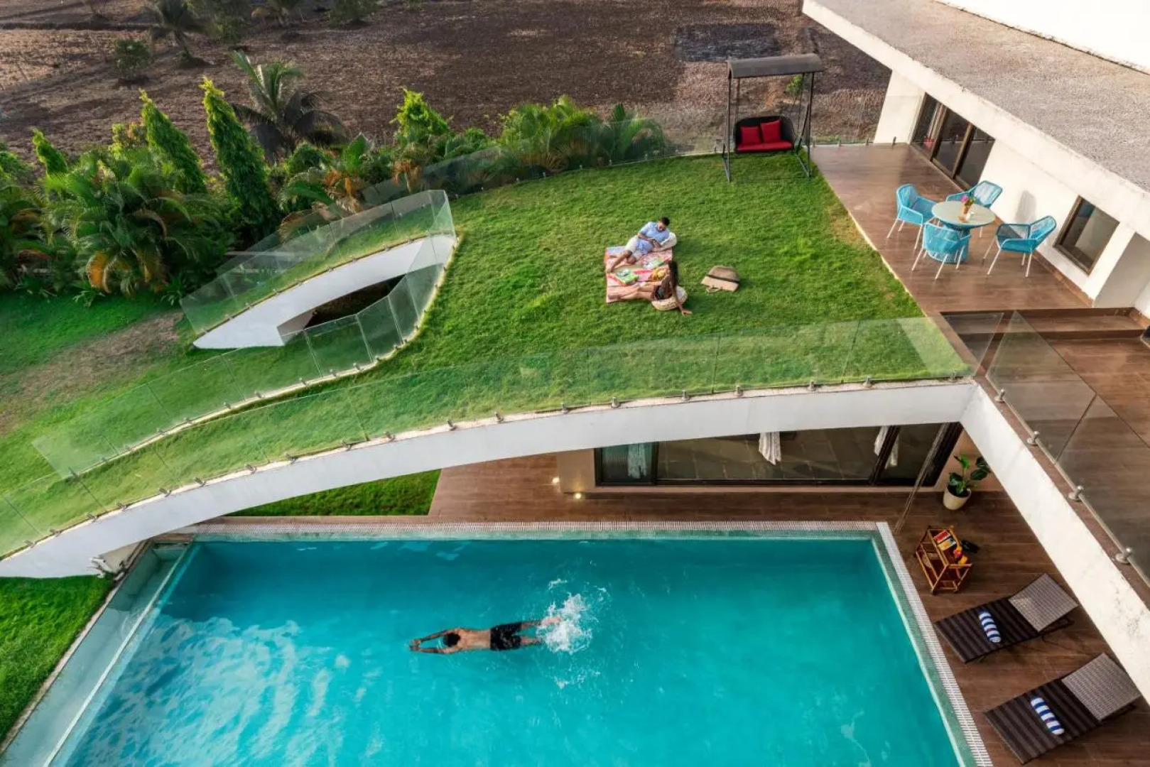 Saffron Stays Gardenia