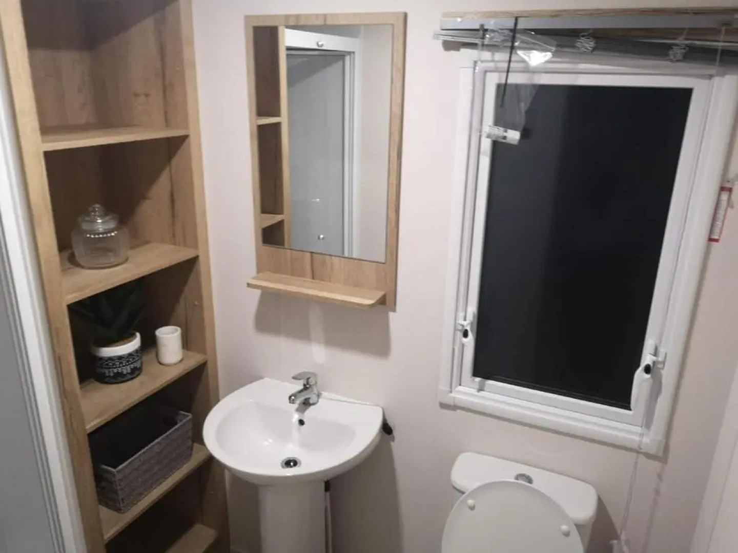 Tattershall Lakes 2020 8 Berth Caravan With Hot Tub