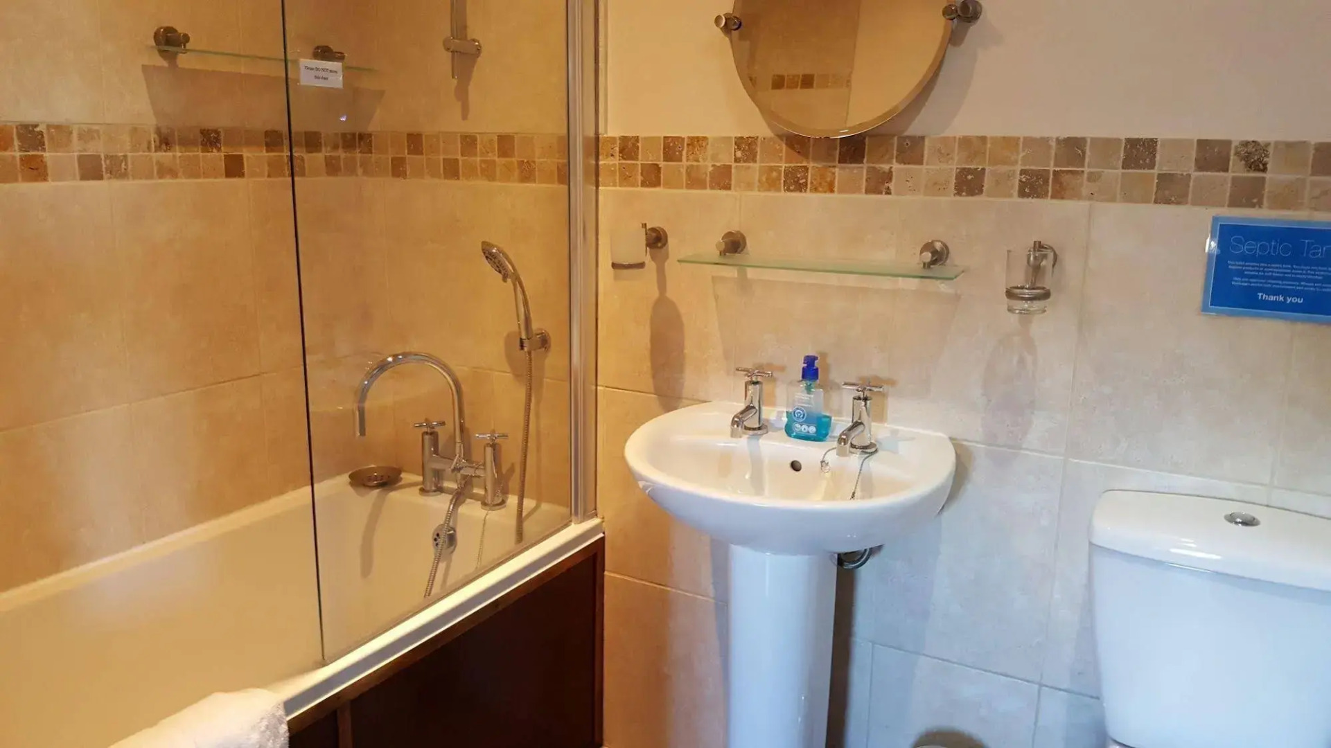 Nant yr Onnen B&B and Ysgubor Holiday Cottage