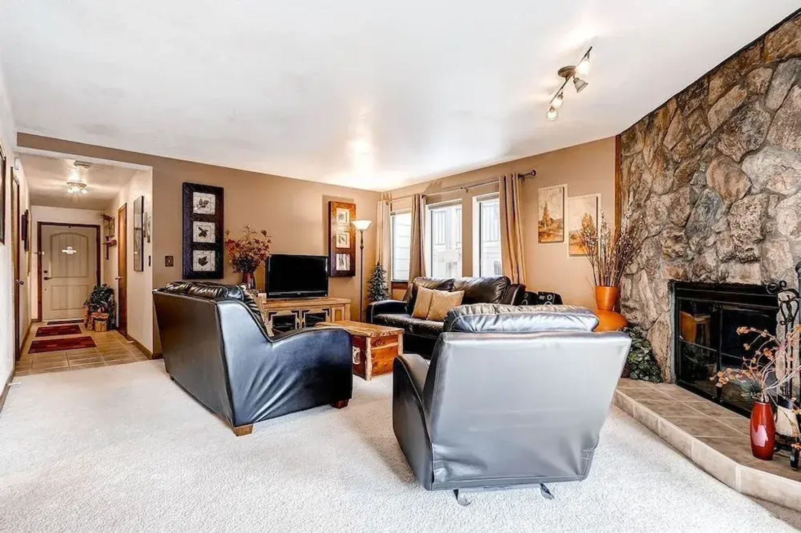 Park Place 101c 2 Bedroom Condo by RedAwning