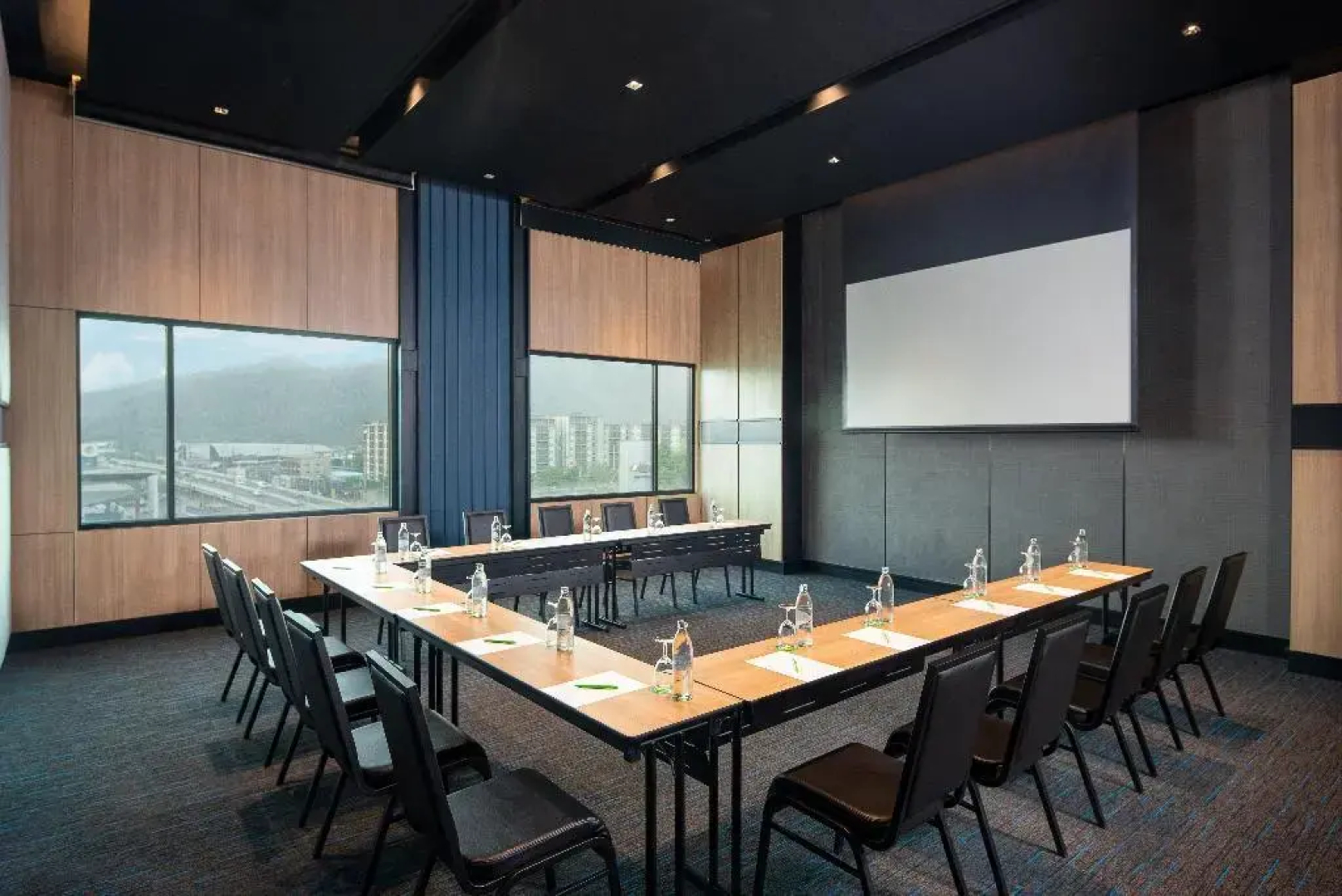 Holiday Inn & Suites Siracha Laemchabang by IHG