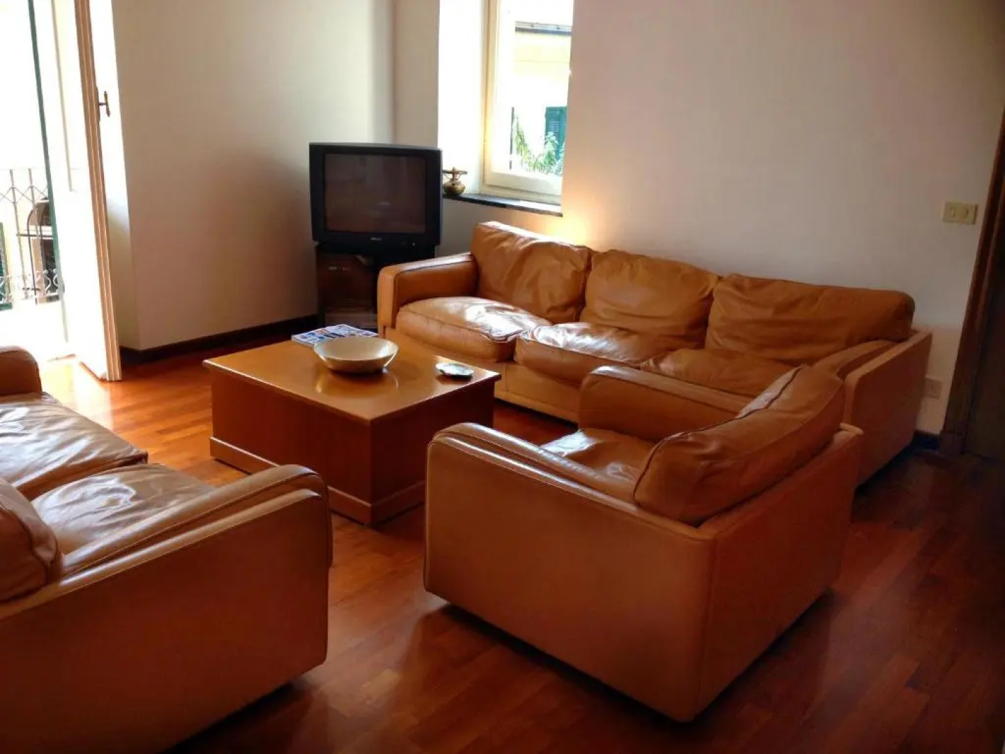 Large Apartment (3 bedrooms - 2 bathrooms), 50 meters from the beach