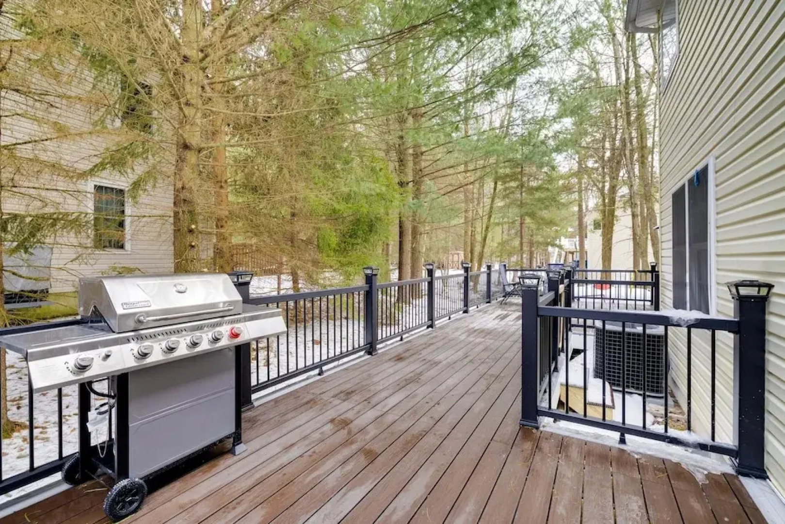 Gorgeous Pocono Summit Retreat w/ Deck & Hot Tub!