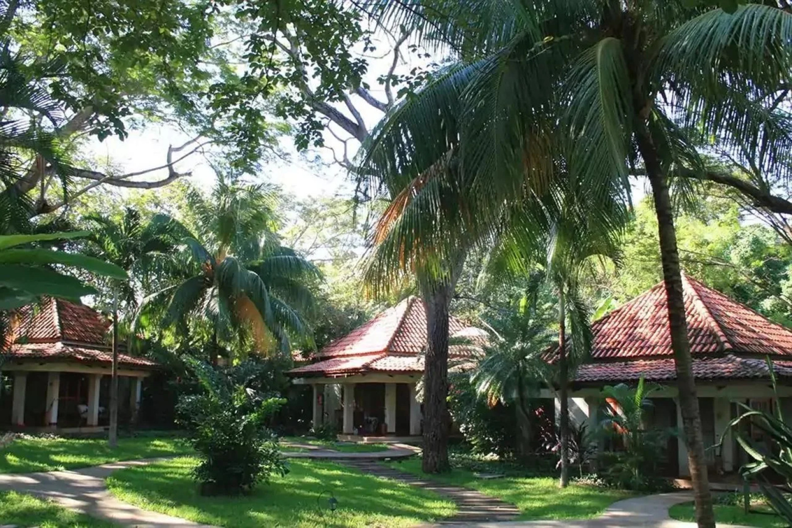 Capitán Suizo Beachfront Boutique Hotel