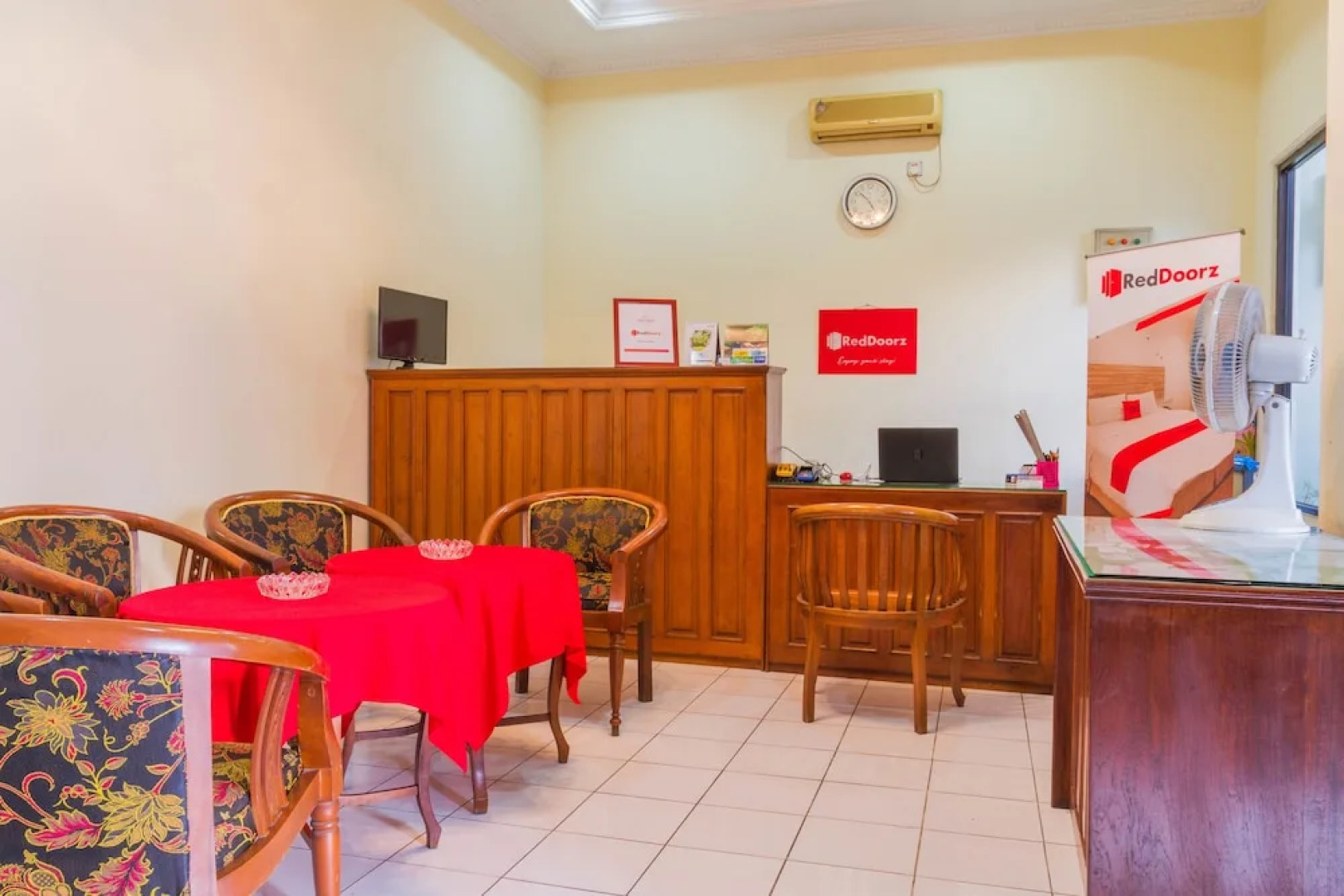 Reddoorz Near Grage City Mall 2