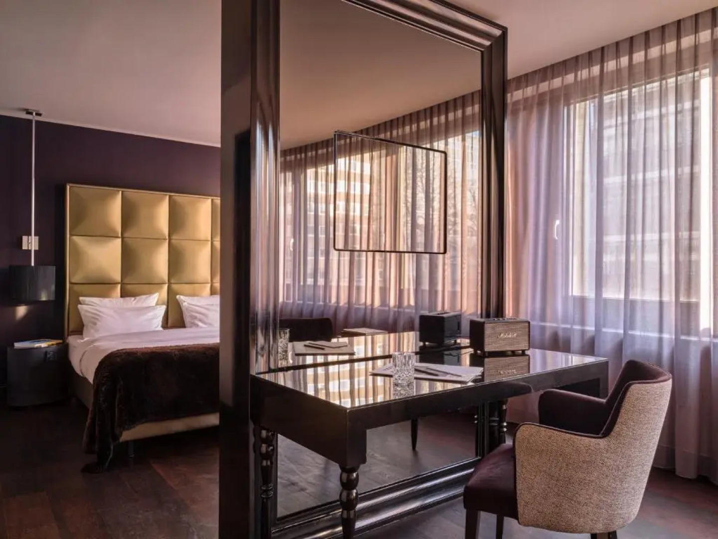 Roomers Frankfurt Central, Autograph Collection