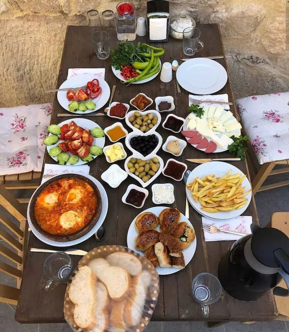 Abu Hayat Cave Suites