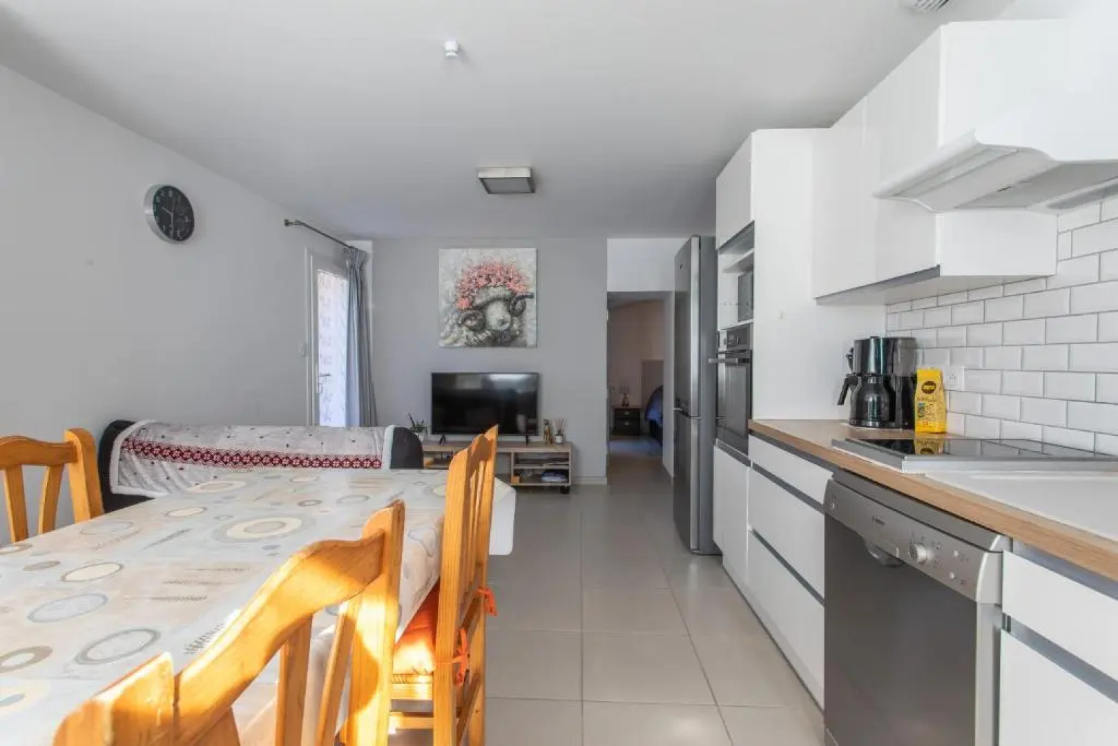 Le bélier 2nd étage avec balcon au centre ville d'Embrun