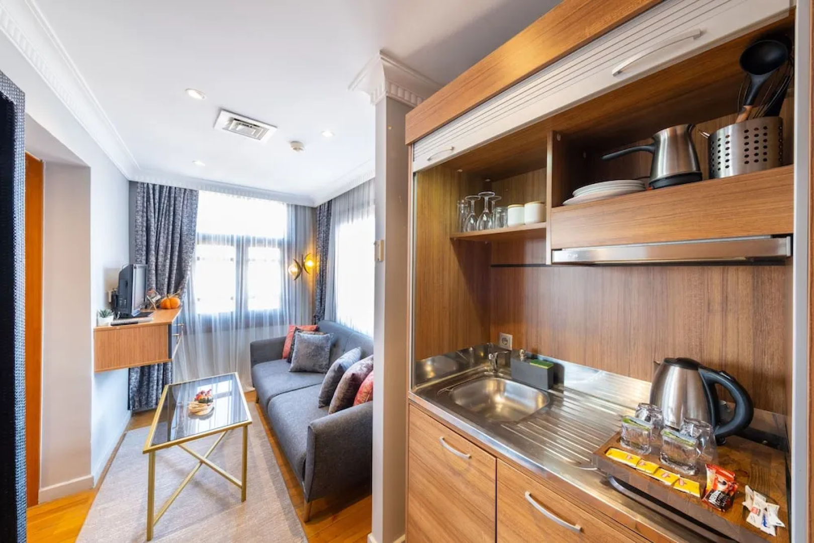 King Suits Hotel
