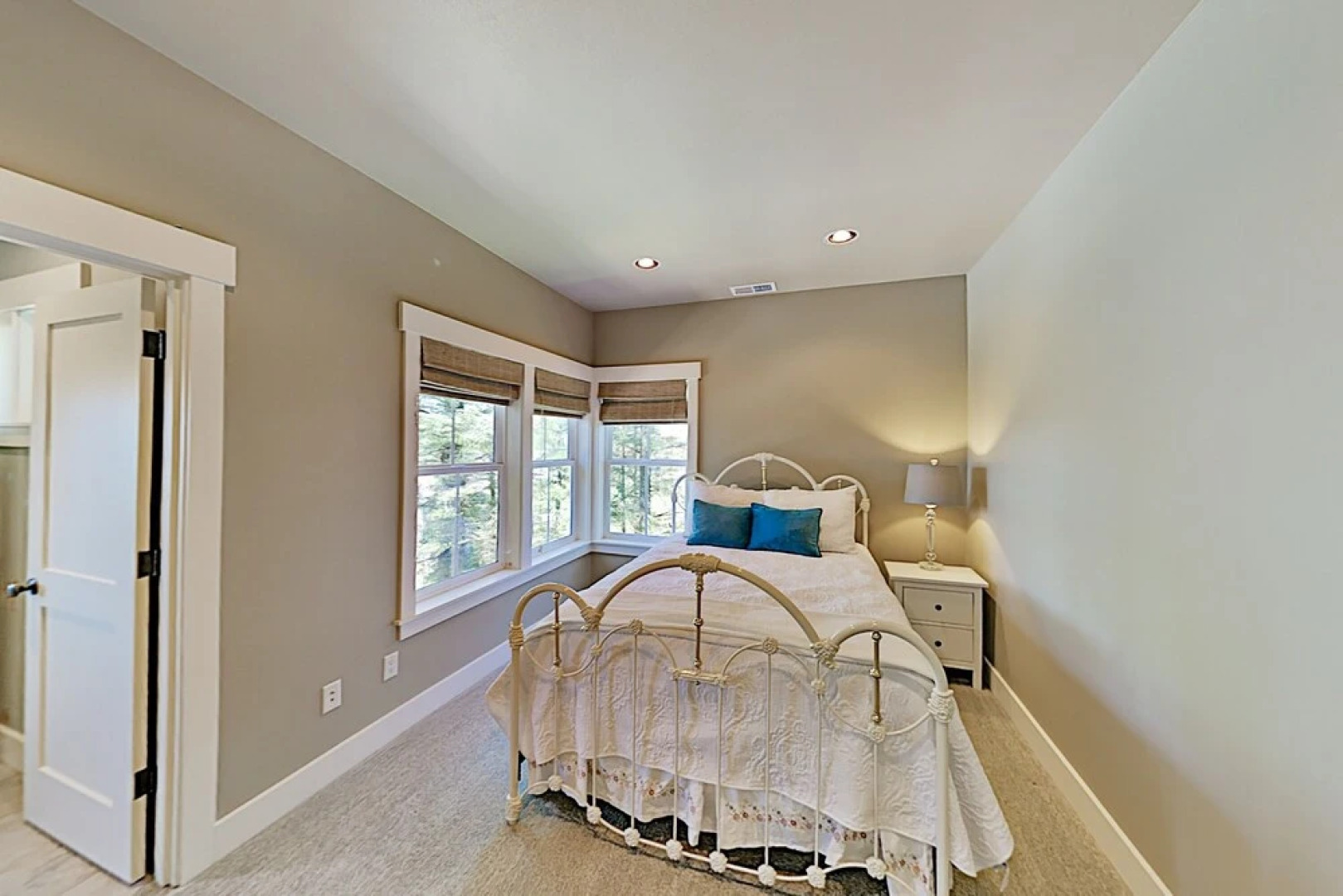 New Listing! Riverfront Dream - Walk To Beach! 6 Bedroom Home