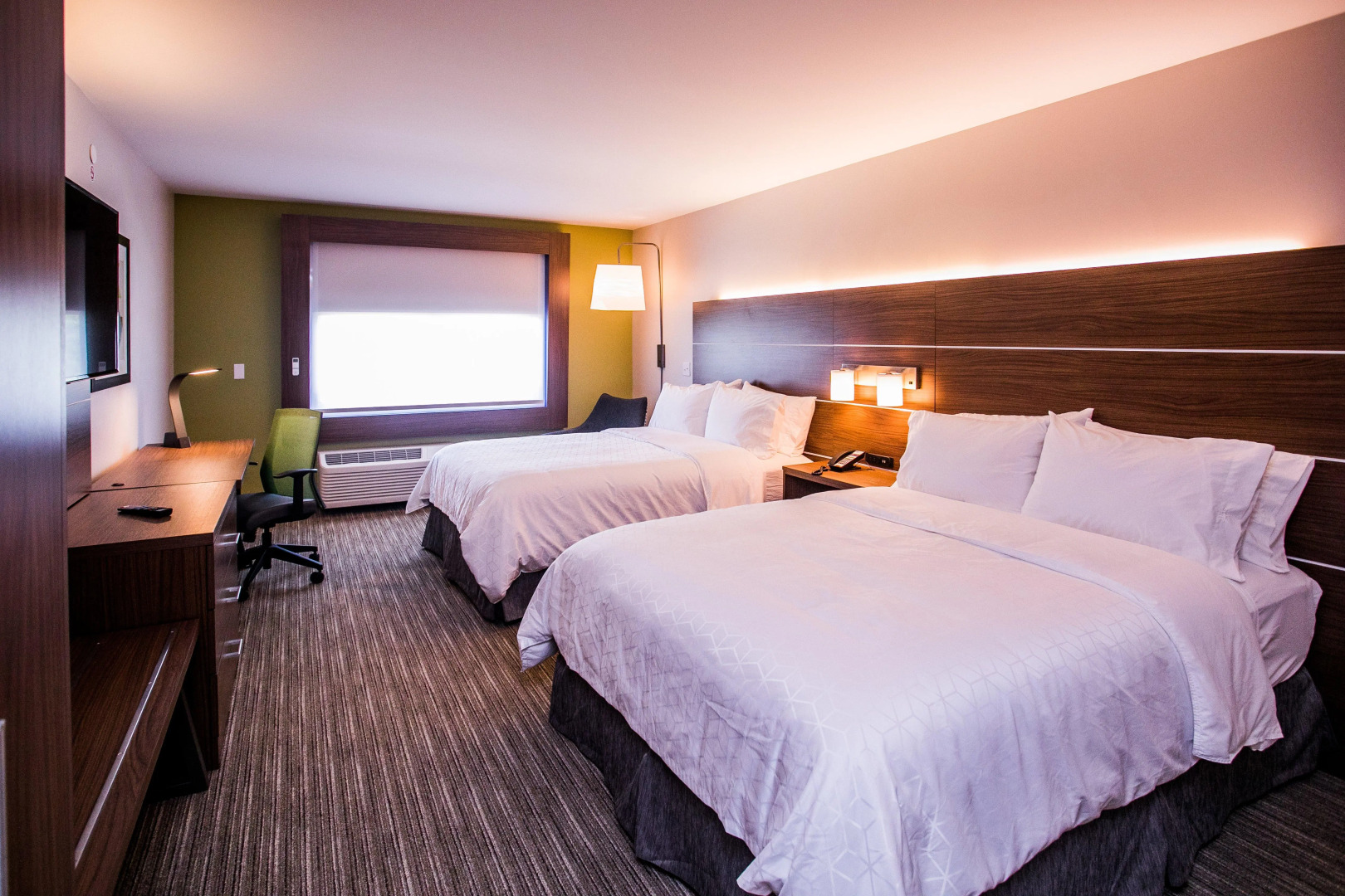 Holiday Inn Express & Suites Rehoboth Beach