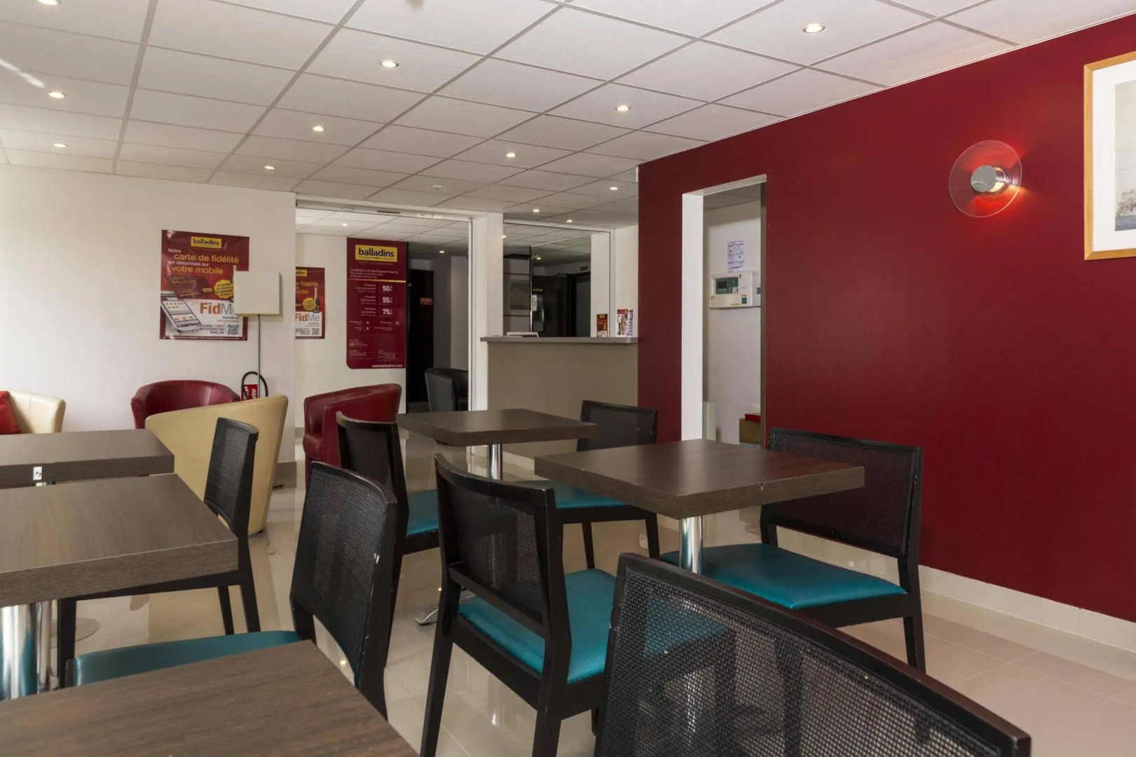 Initial by Balladins St Quentin/Gauchy