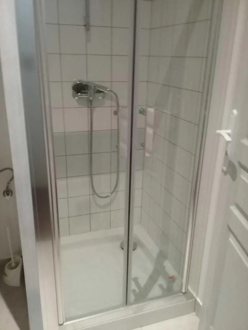 Apparthotel Area, Studios avec Salles de bains et kitchenettes privatives et Chambres avec cuisine et salle de bains communes