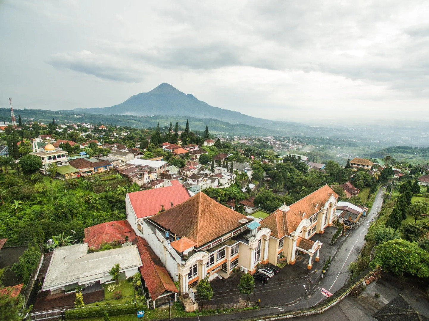 Royal Hotel and Convention Tretes