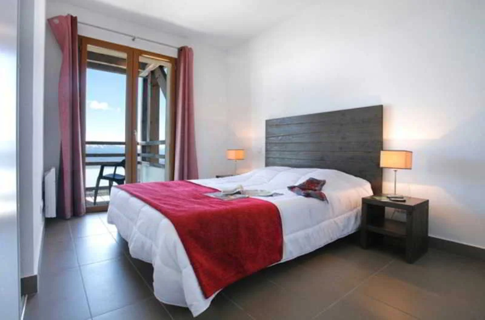 Lagrange Prestige, Le Pic De Lours