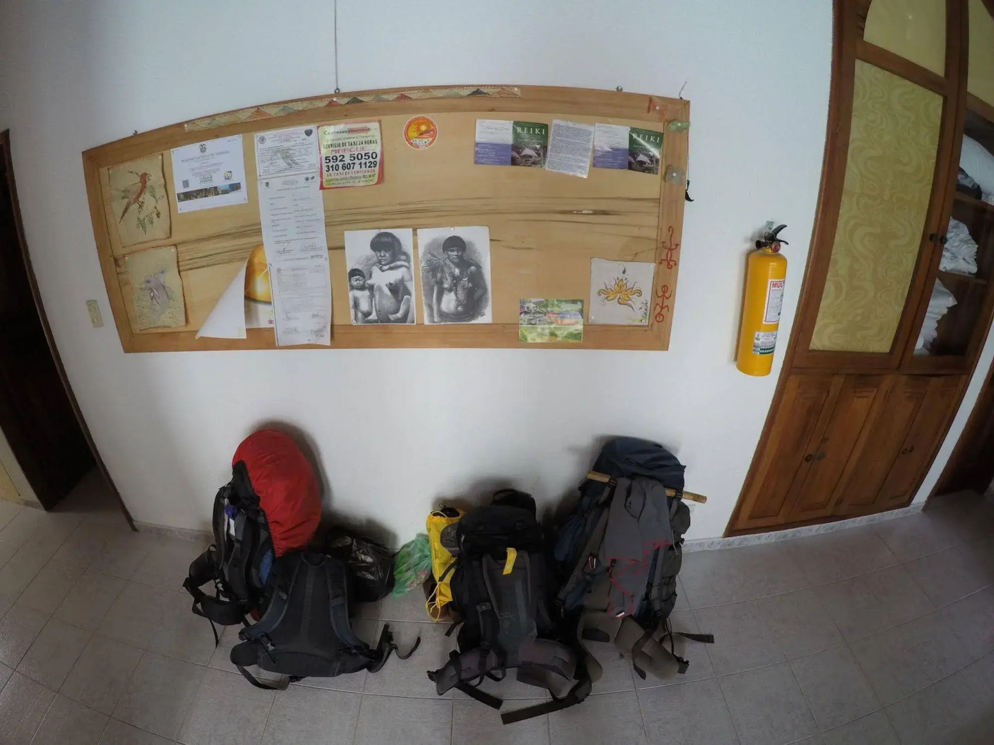 Leticias Guest House - Hostel