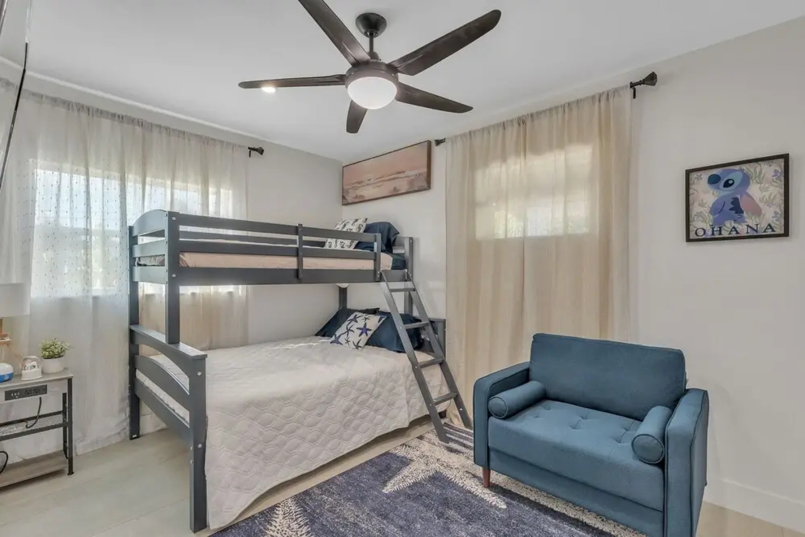 Casa Cervo - Stunning Home In Great Location, Walkable To Restaurants, Shopping, And The Beach! 4 Bedroom Home by Redawning