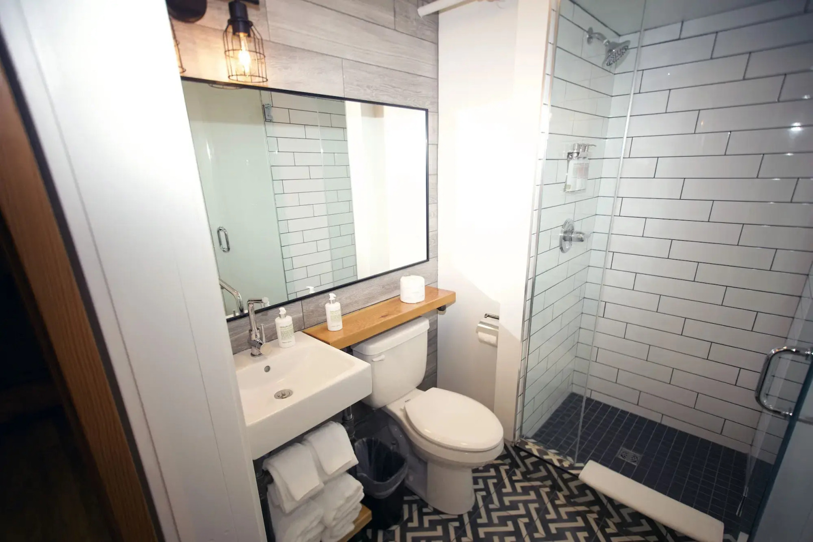 Crash Hotel Squamish