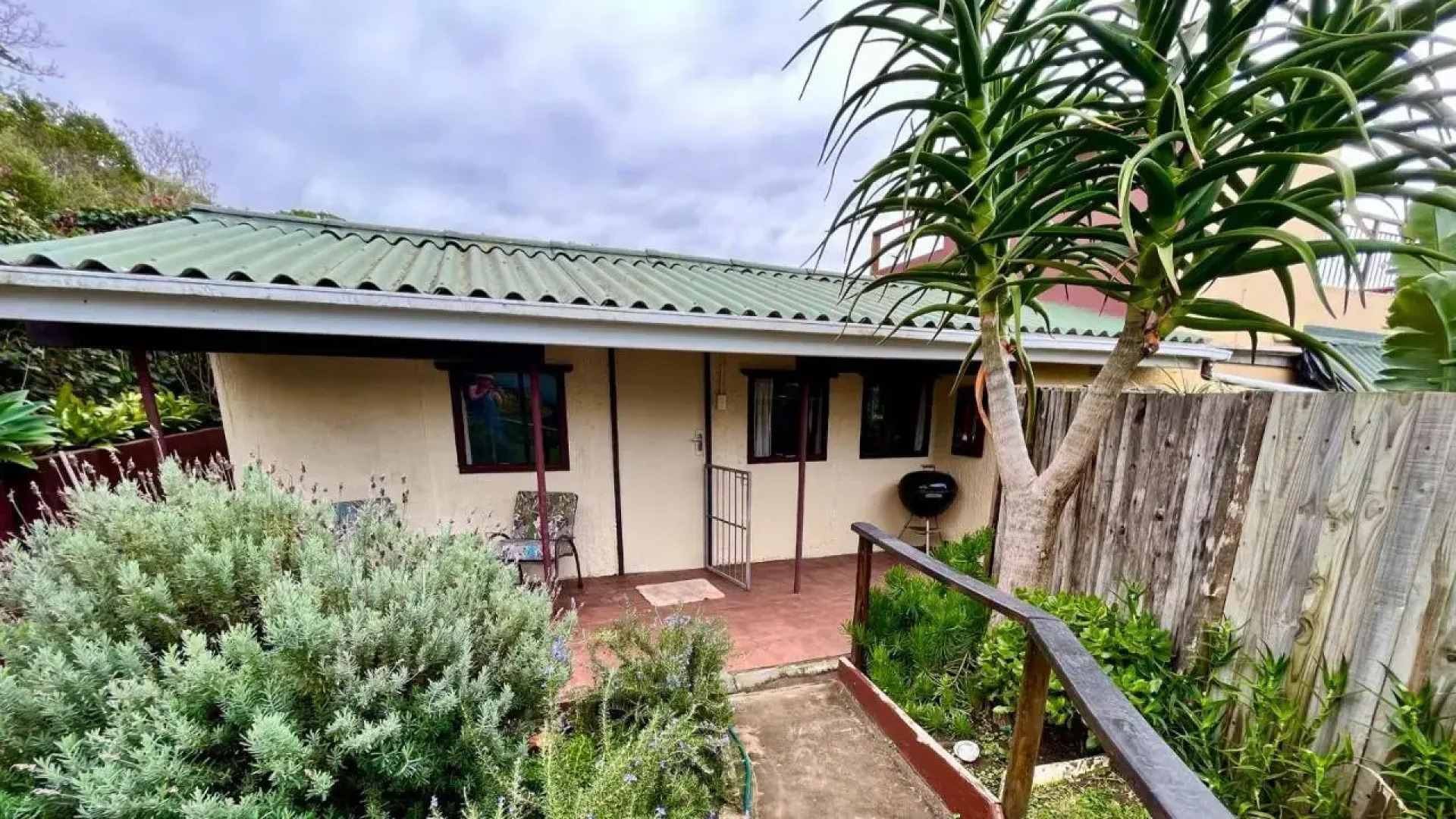 Open Plan Lagoon View Chalet