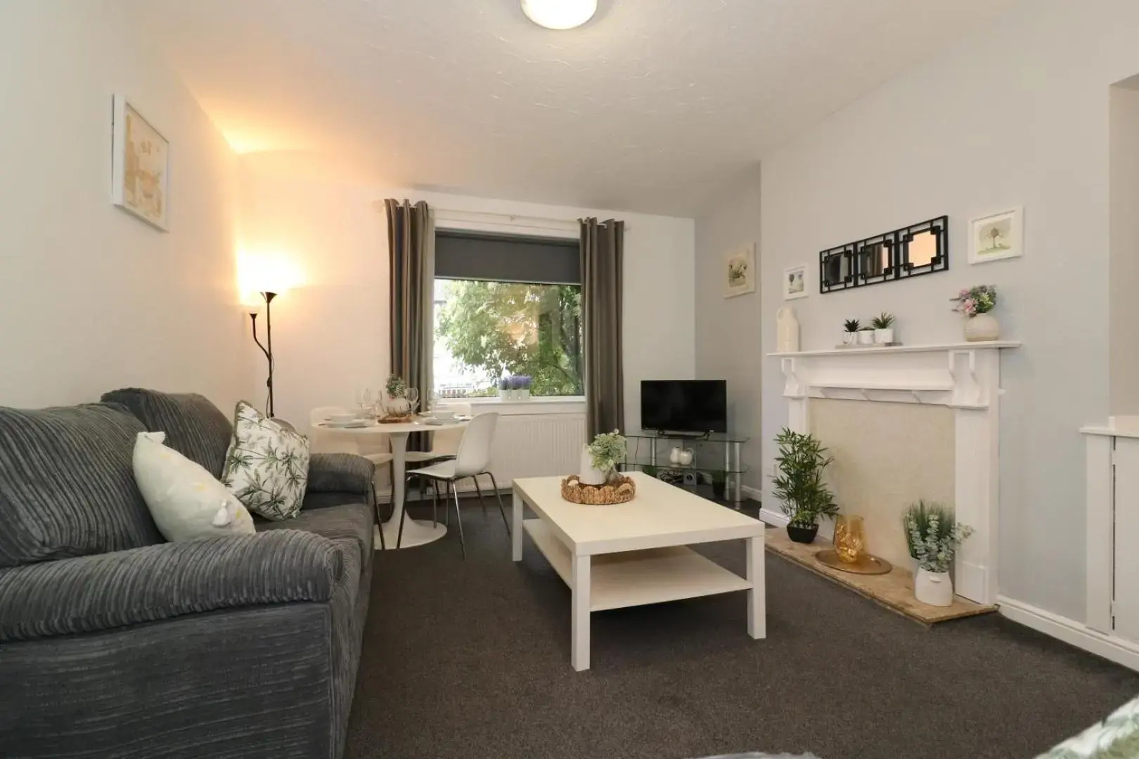 Signature - Glen Lee House