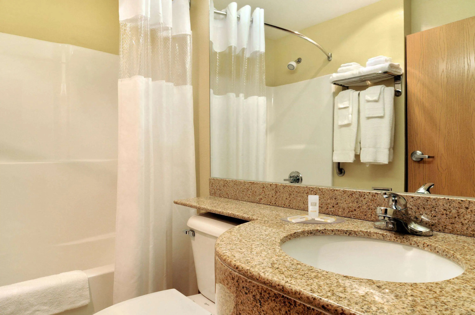 Microtel Inn & Suites by Wyndham Huntsville