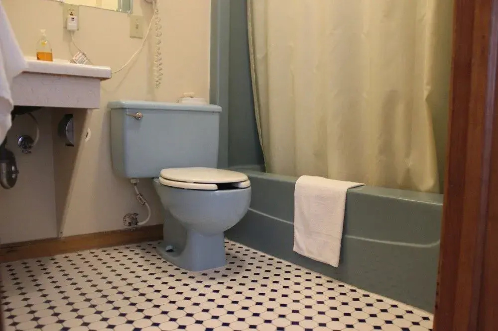 Chatham Travel Lodge