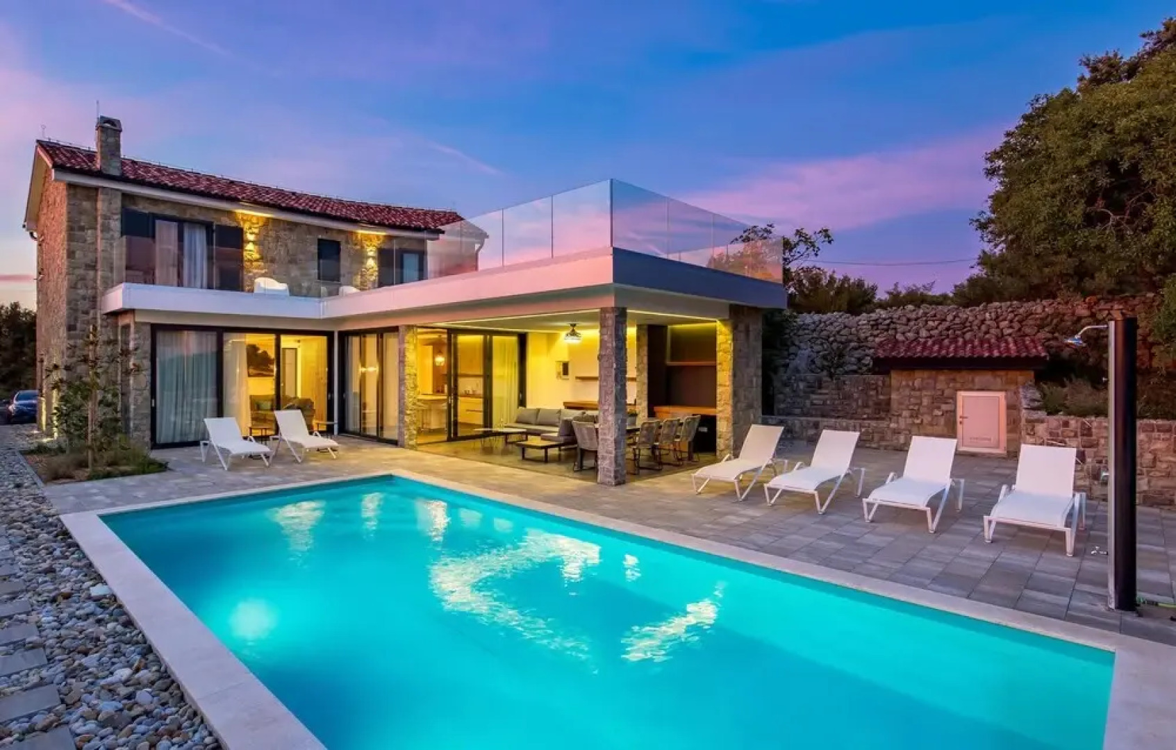 Stunning Home in Lun With 4 Bedrooms, Wifi and Outdoor Swimming Pool