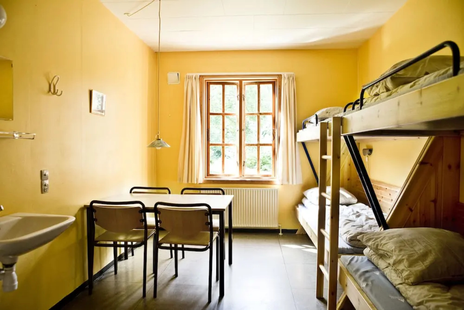 Rønne Vandrerhjem - Hostel