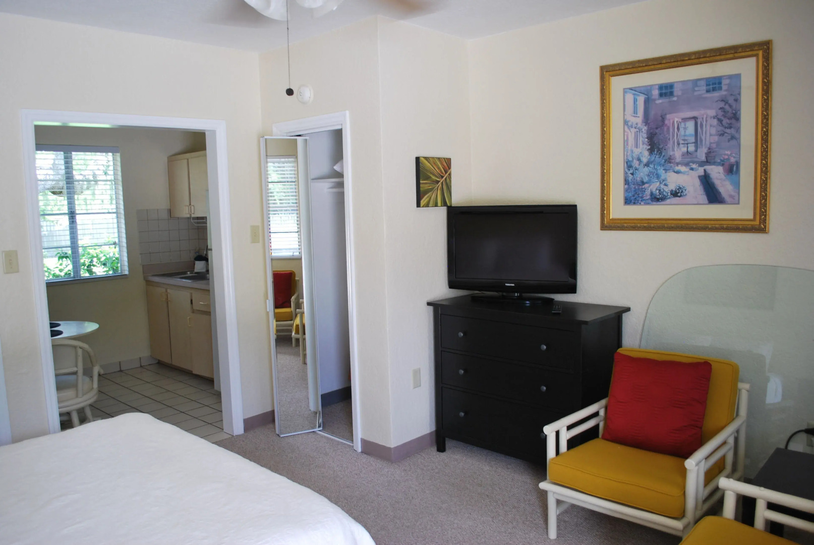 Mar Bay Motel &Suites