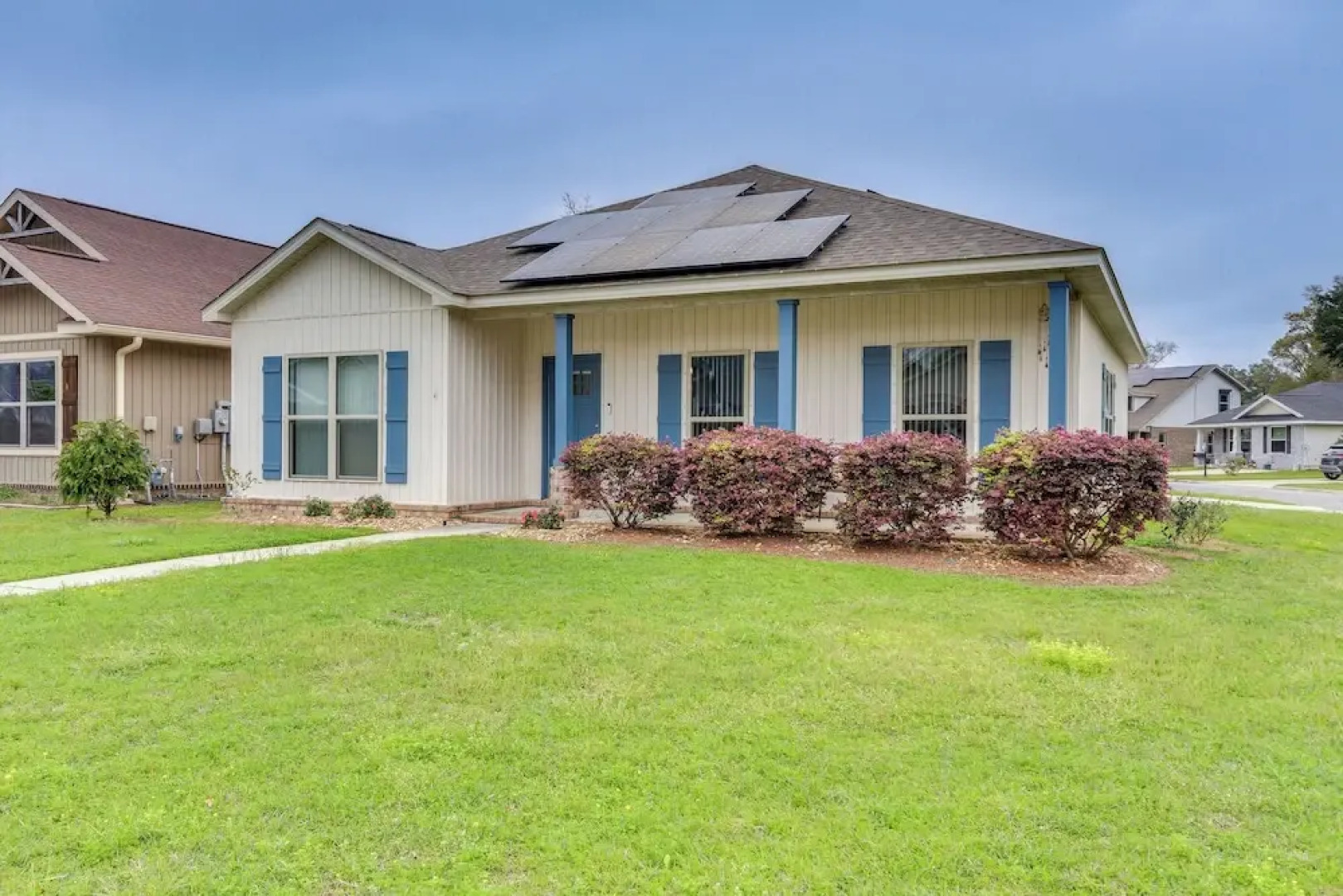 Pet-friendly Pensacola Home ~ 2 Mi to Bruce Beach!