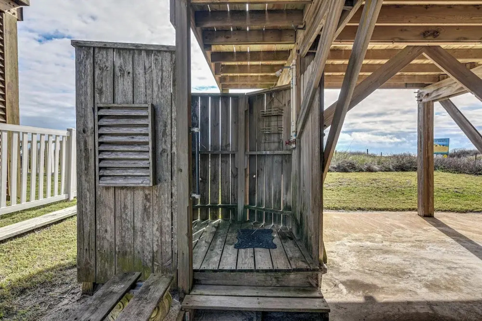 Gulf Coast Views: Waterfront Surfside Beach Home!