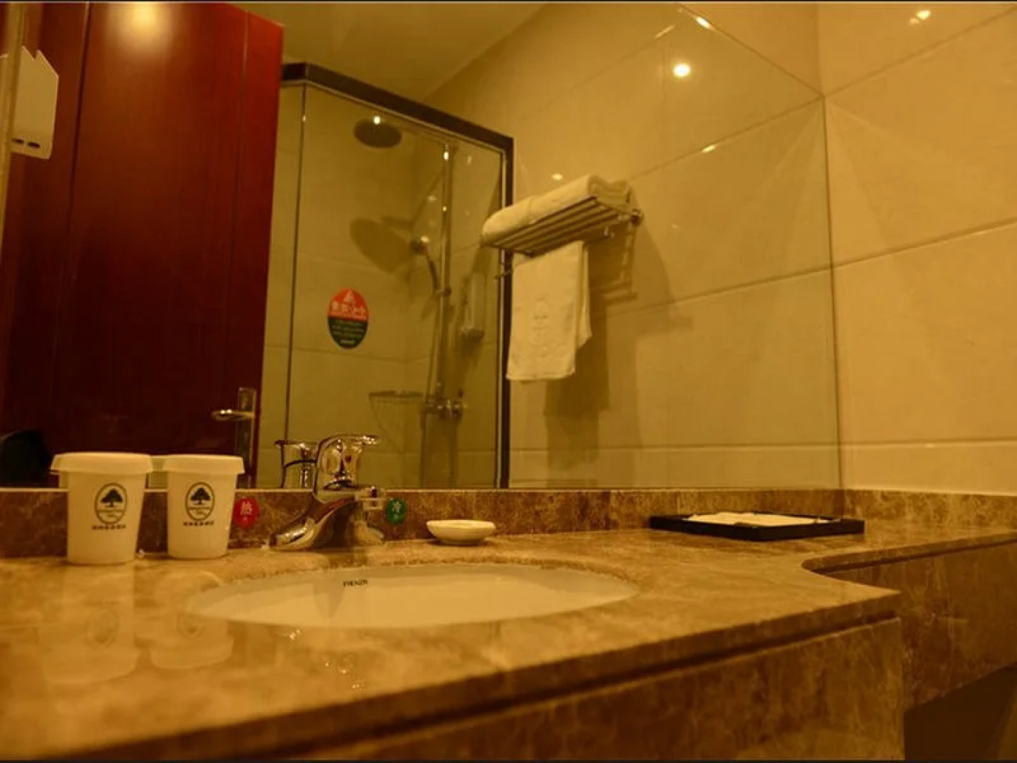 GreenTree Inn Anhui Fuyang Funan East Huaihe Road Express Hotel