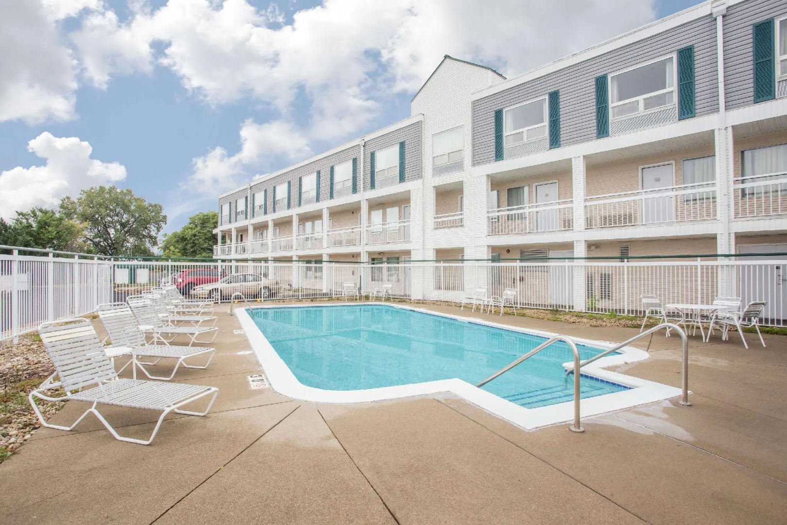 Super 8 Madison East