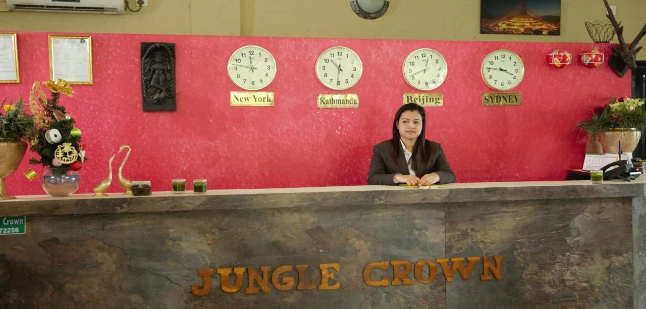 Hotel Jungle Crown