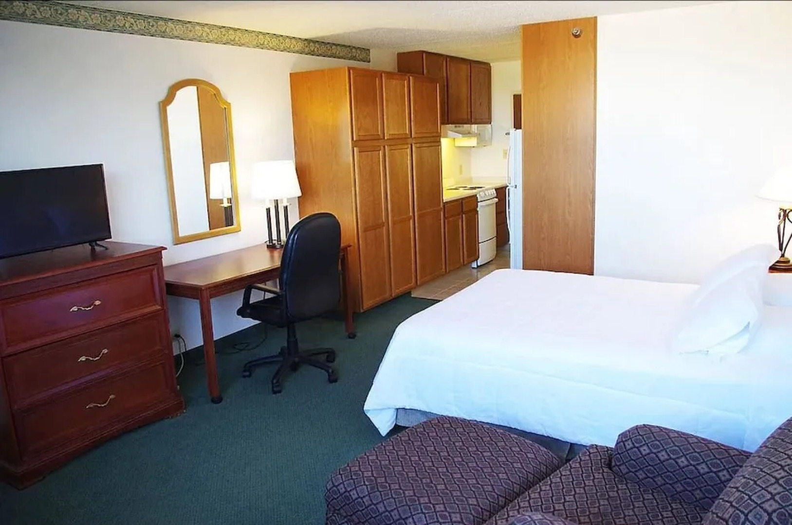 Clive Hotel & Suites