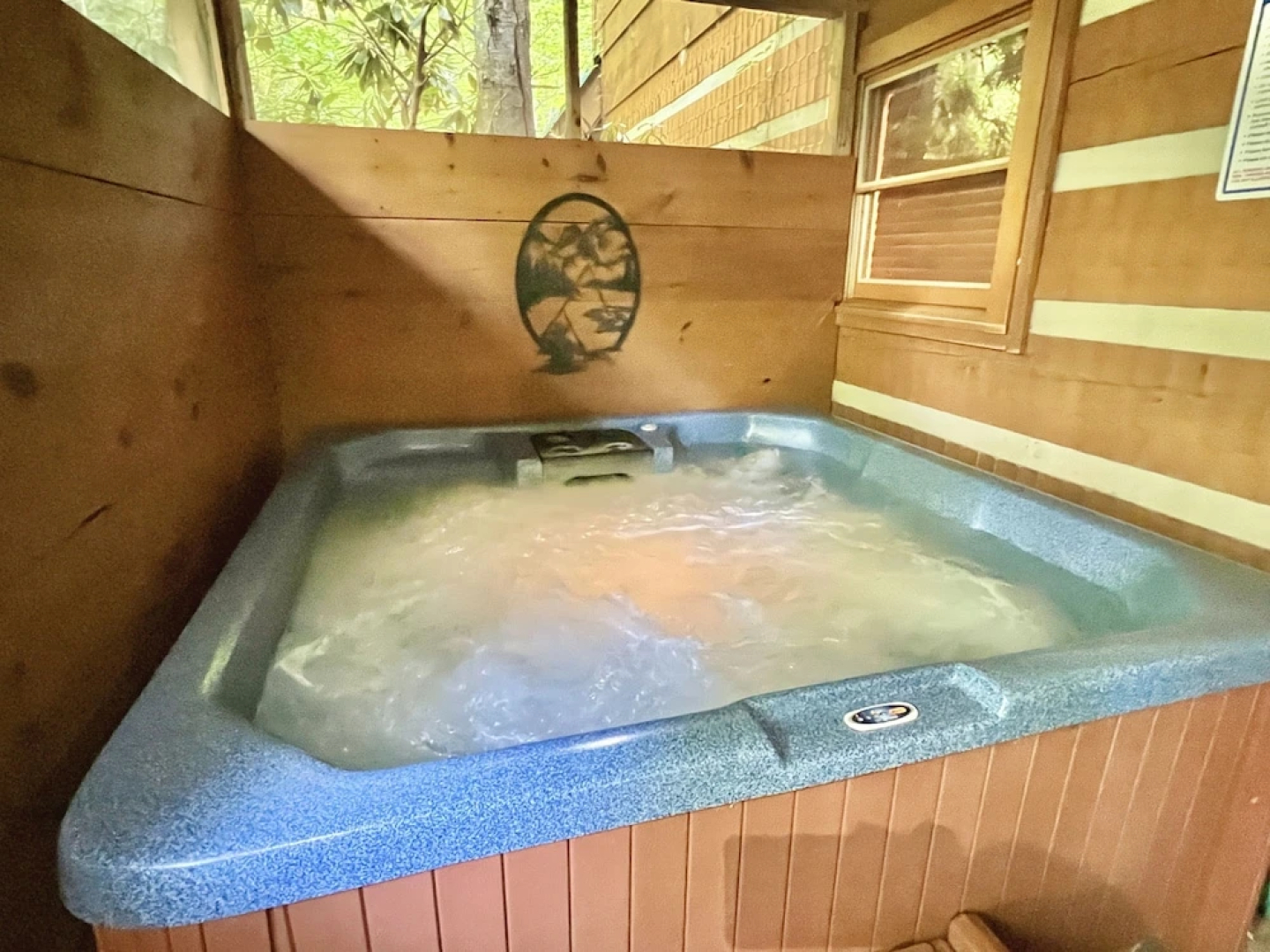 Streamsong Secluded Creek View Cabin with Hot Tub and Pool Table by RedAwning