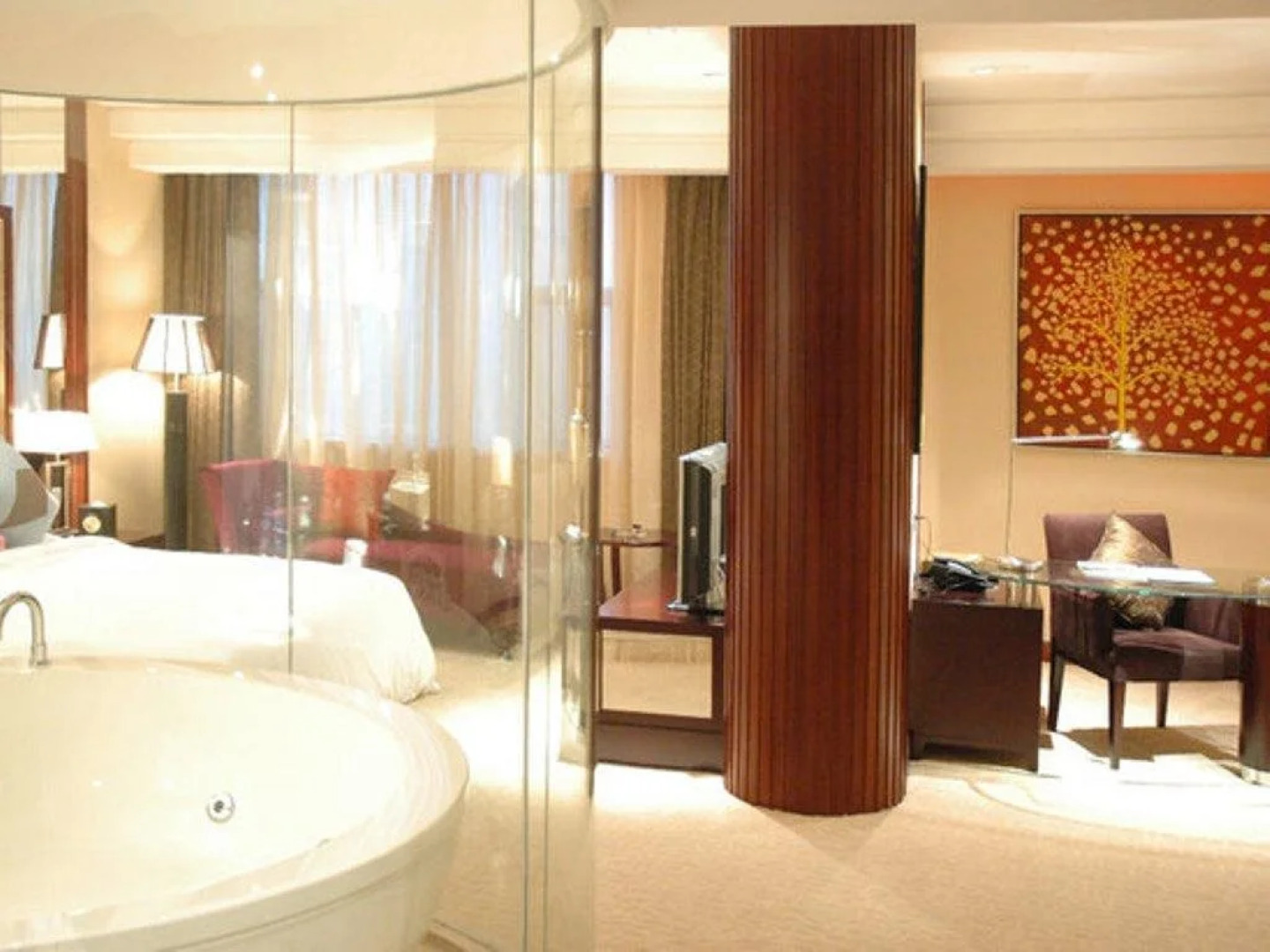 Centenio Kingdom Hotel