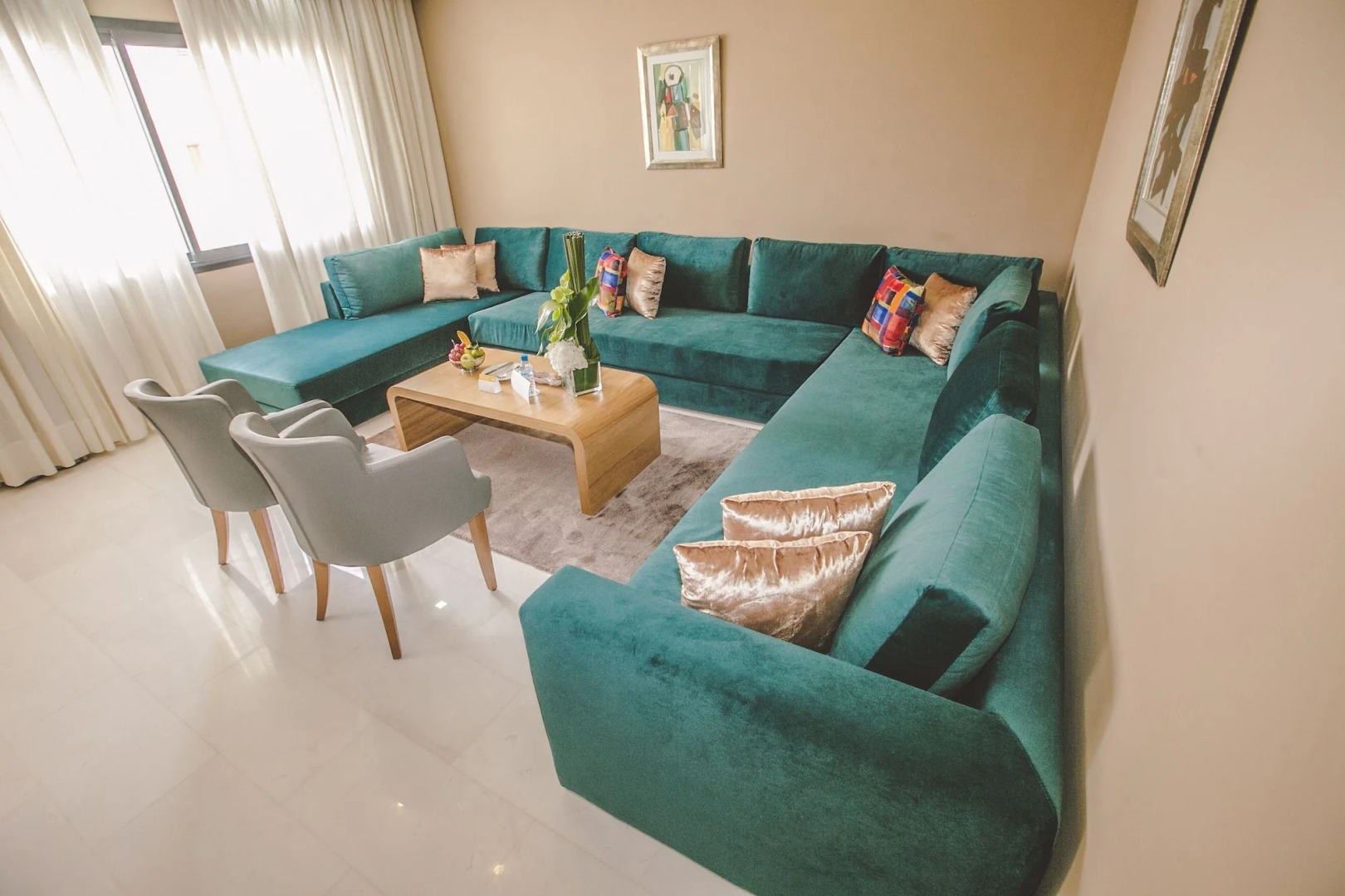 New Art's DownTown Hotel