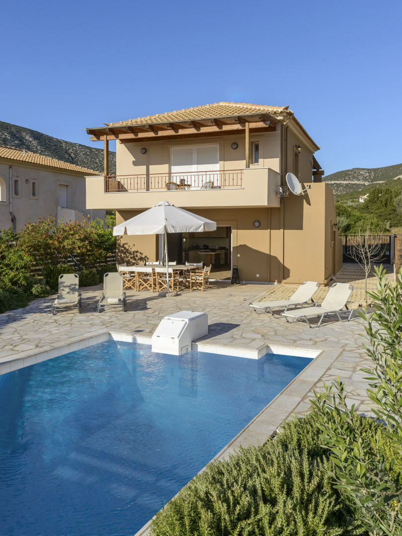 Porto Aqua Vista - Premium Seaside Villa w/ pool