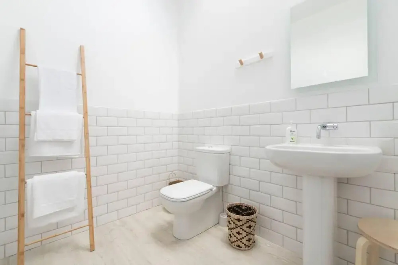 Simple Coastal Luxury Near Southwold Sleeps 10