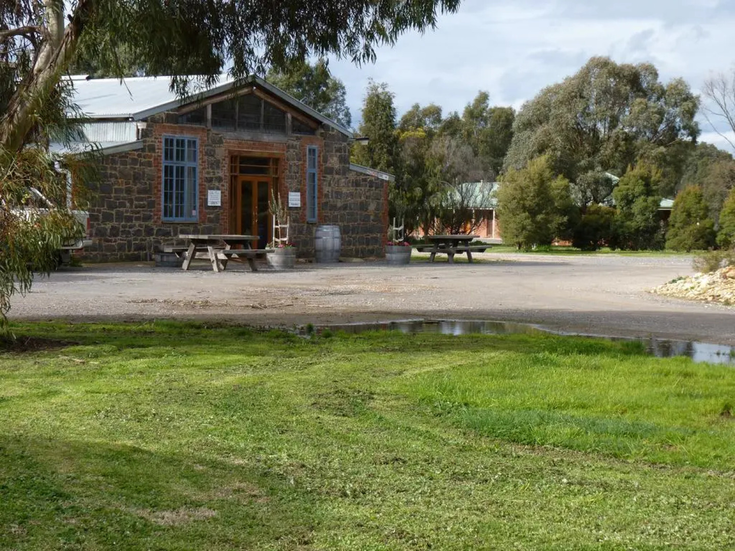 Summerfield Winery and Accommodation