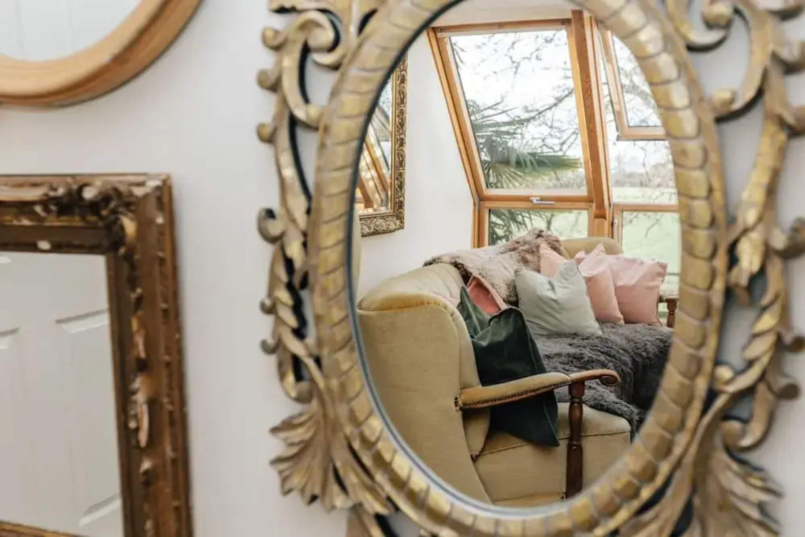 Vintage Chic Coach House