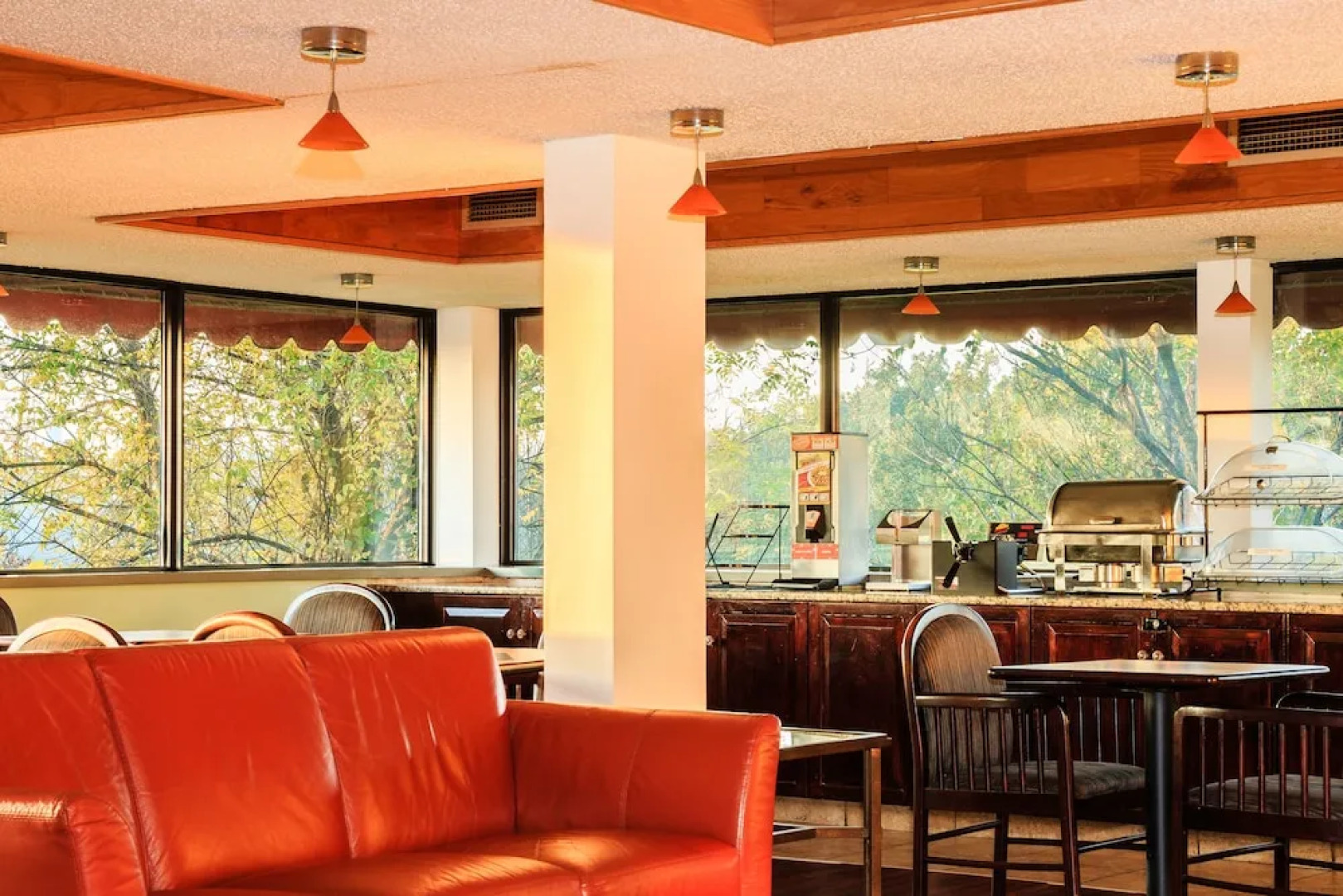 The View Inn & Suites